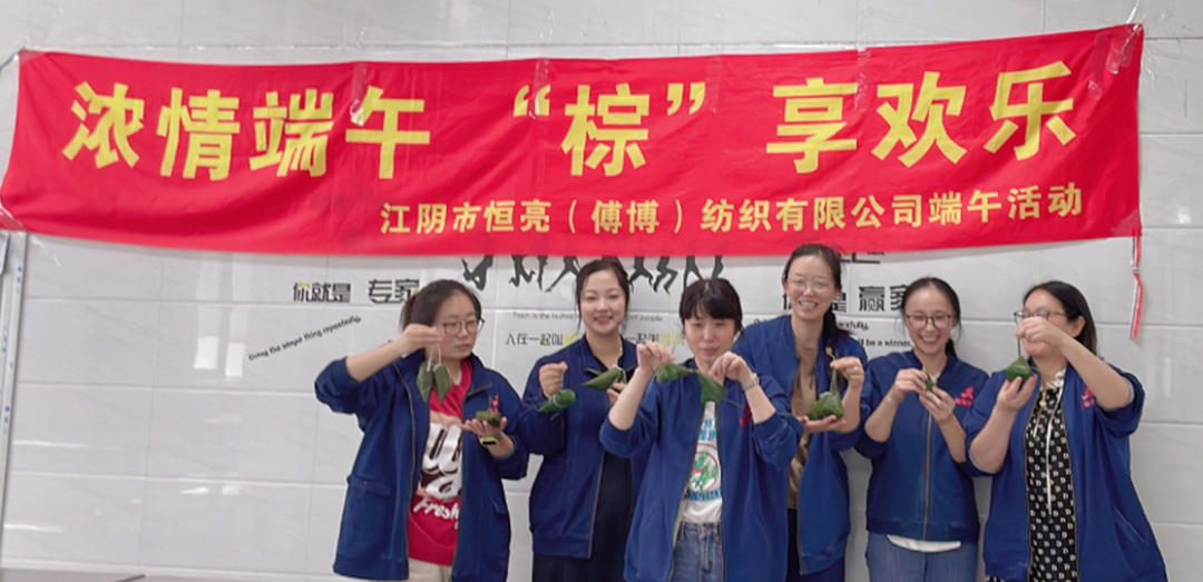 理工大学国际部学生参观学习4-2.jpg 理工大学国际部学生参观学习4-2.jpg